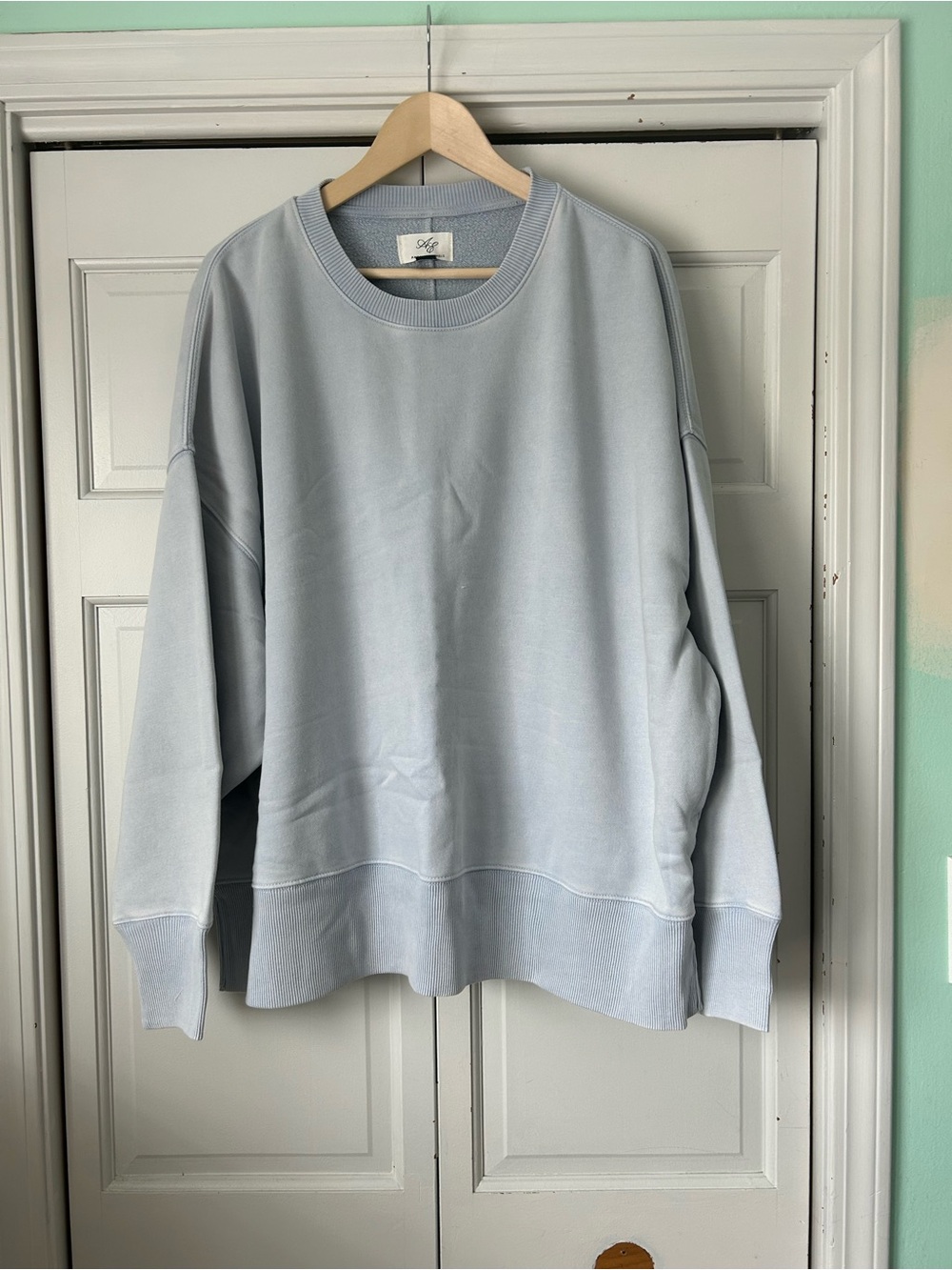 AE Oversized Crewneck - Picture 2 of 4